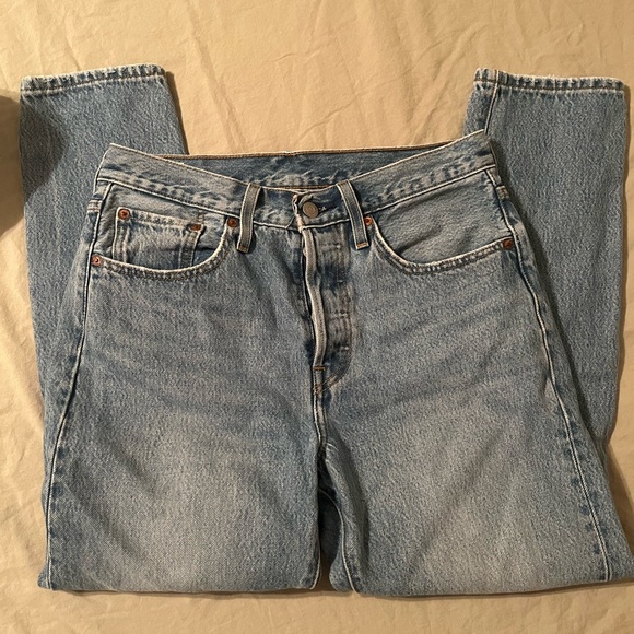 Levi’s Jean - Picture 1 of 4